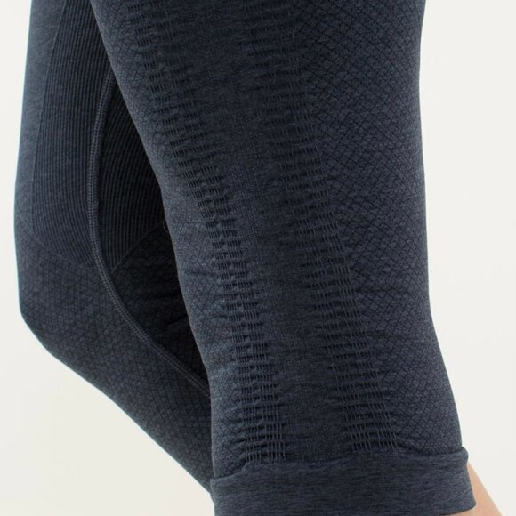 Lululemon Athletica In the Flow II Crop Leggings Sz4 in heathered inkwell. GUC. - Picture 5 of 11